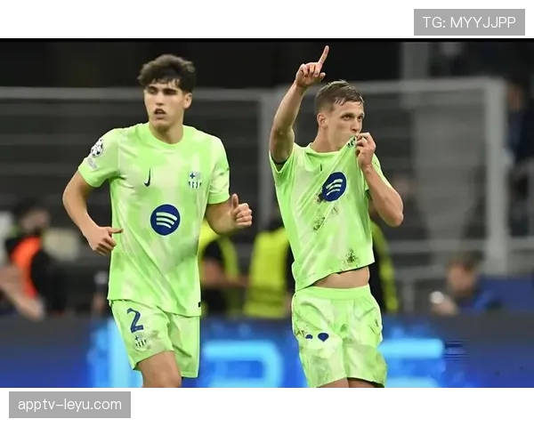 拉菲尼亚突破速度与控球能力持续闪耀，助球队开启全新局面