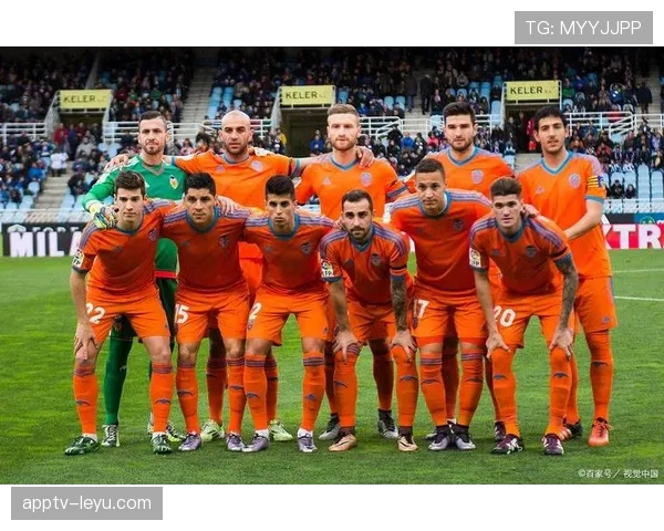 阿尔边路进攻策略持续优化,助力球队关键胜利提升竞争力 阿尔边路进攻策略持续优化,助力球队关键胜利提升竞争力