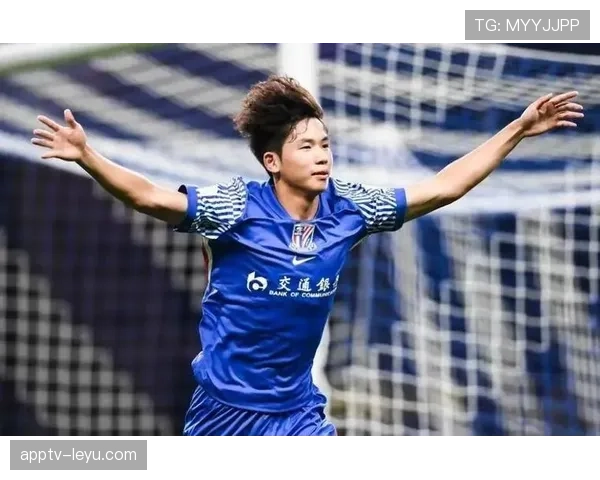 足球新星近期表现稳健，潜力持续提升备受期待