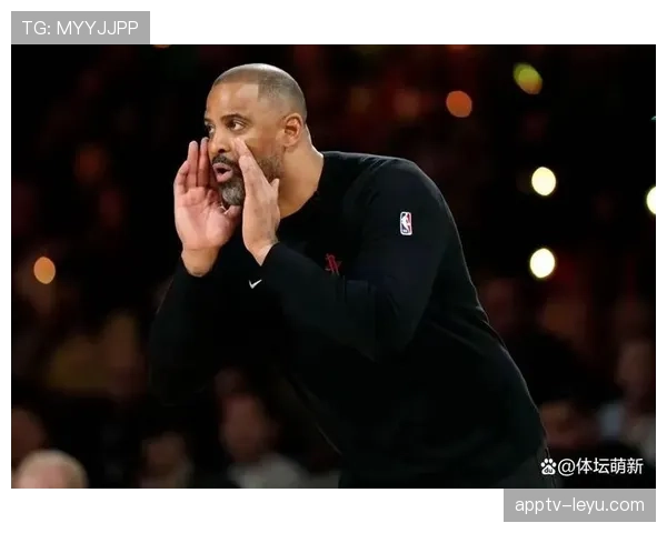 霍勒迪突破制造对抗提升防守效率，引领球队关键时刻表现